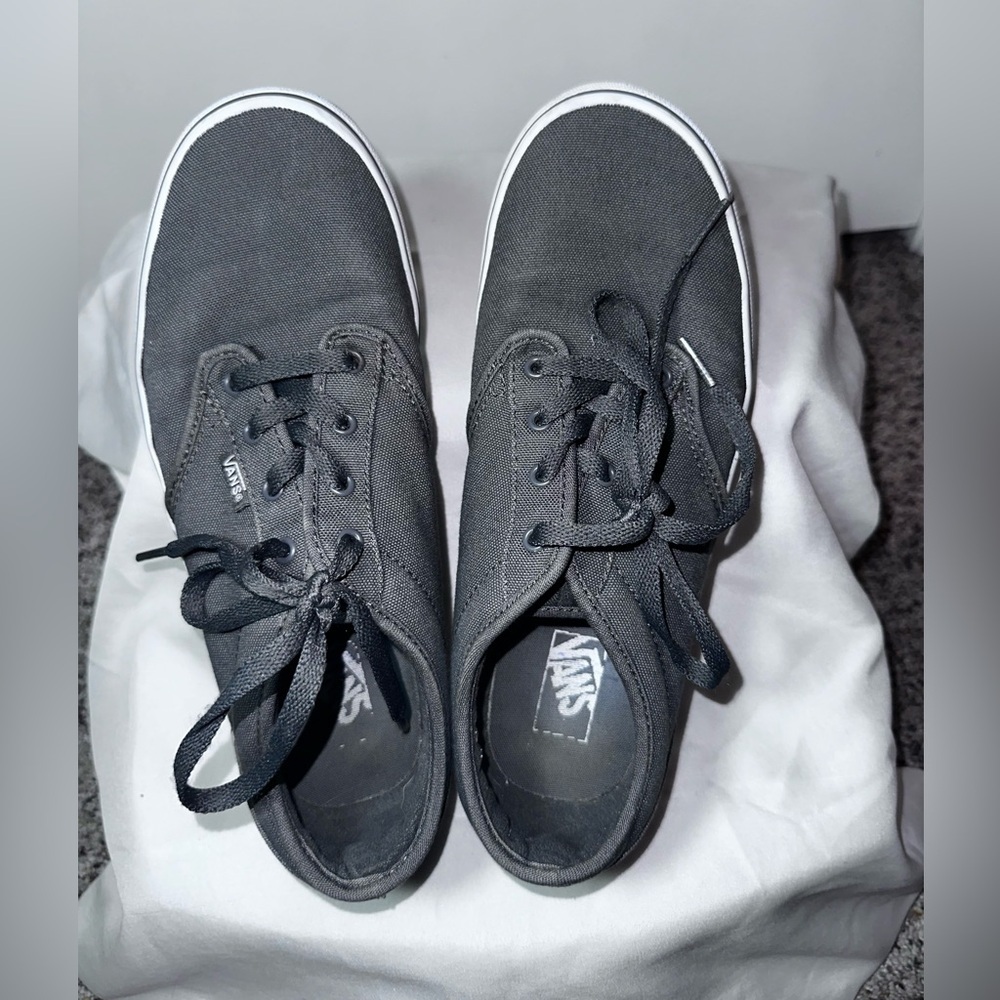 Vans Gray Canvas Low Top Sneakers Youth 6.5 Skate Shoes - Picture 5 of 7